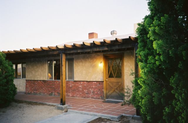 Here's a shot of the house we occupied. With 4 bedrooms and 2 bathrooms, it was a steal.